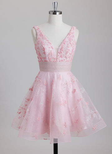 Ball-Gown/Princess V-Neck Short Tulle Homecoming Dress