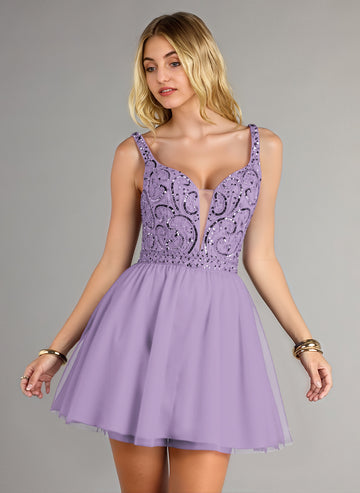 Ball-Gown/Princess V-Neck Short Tulle Homecoming Dress With Sequins