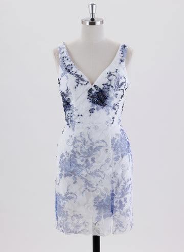 Sheath/Column Sleeveless Short Lace Homecoming Dress With Sequins