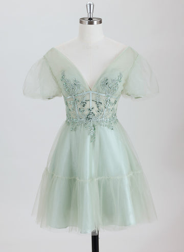 Ball-Gown/Princess Short Sleeve Short Tulle Homecoming Dress With Appliques