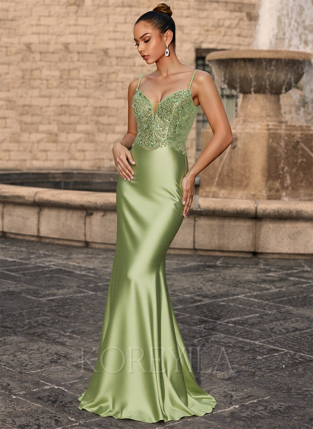 Trumpet/Mermaid V-Neck Sweep Train Silky Satin Prom Dresses With Rhinestone Beading Sequins