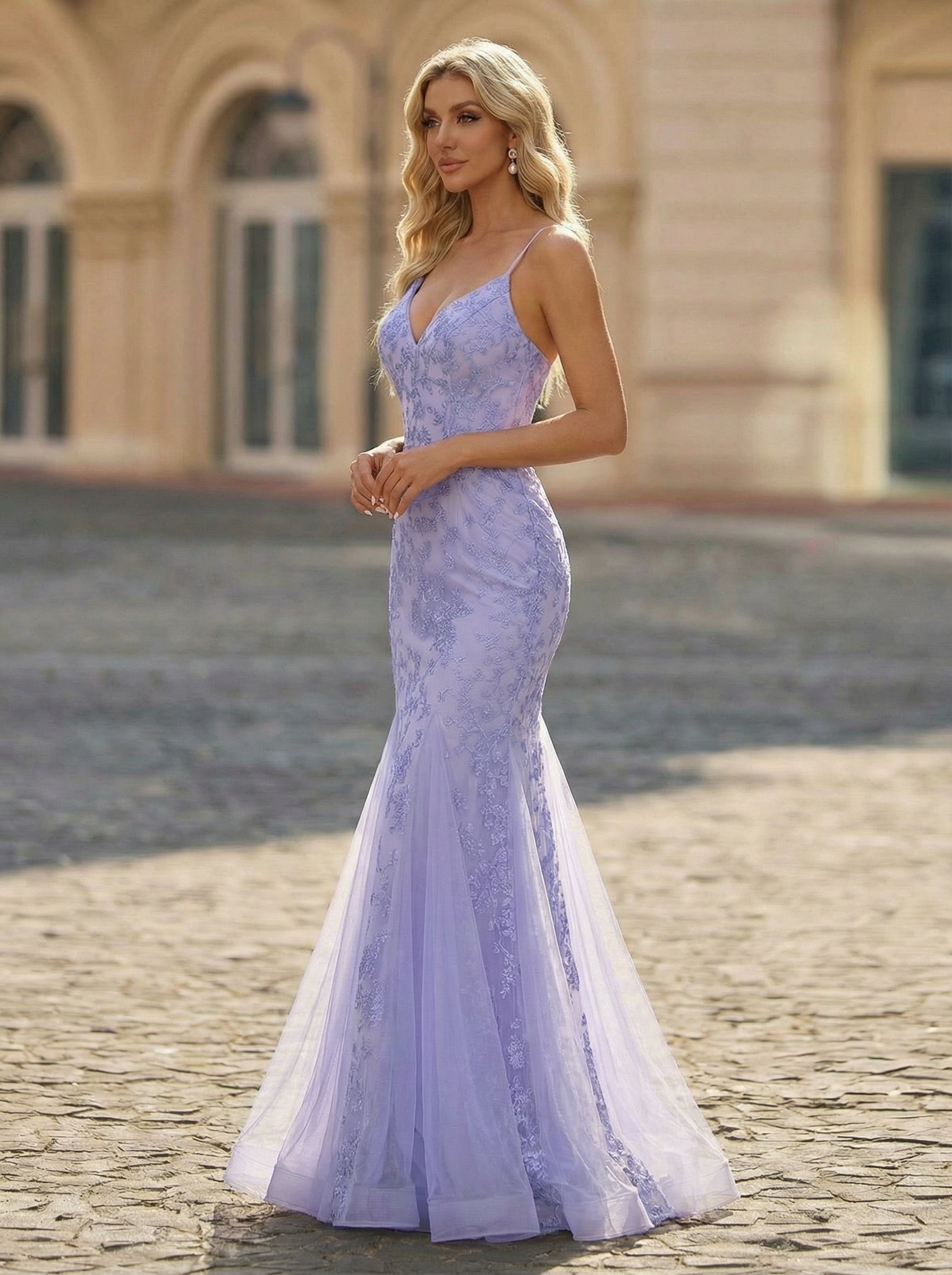 Trumpet/Mermaid V-Neck Floor-Length Lace Prom Dresses