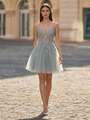 Ball-Gown/Princess Spaghetti Straps Short Satin Homecoming Dress With Appliques Lace