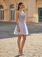 Ball-Gown/Princess Spaghetti Straps Short Tulle Homecoming Dress With Appliques Lace