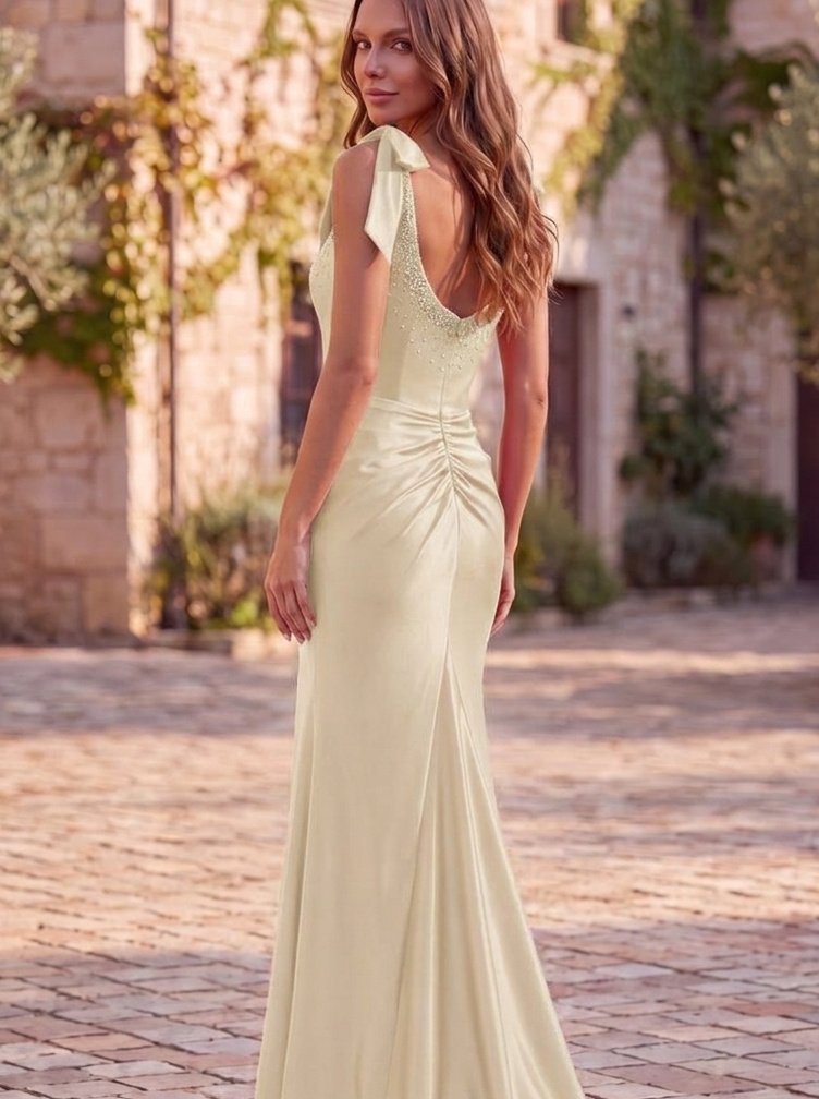 Color_Ivory_back_closeup