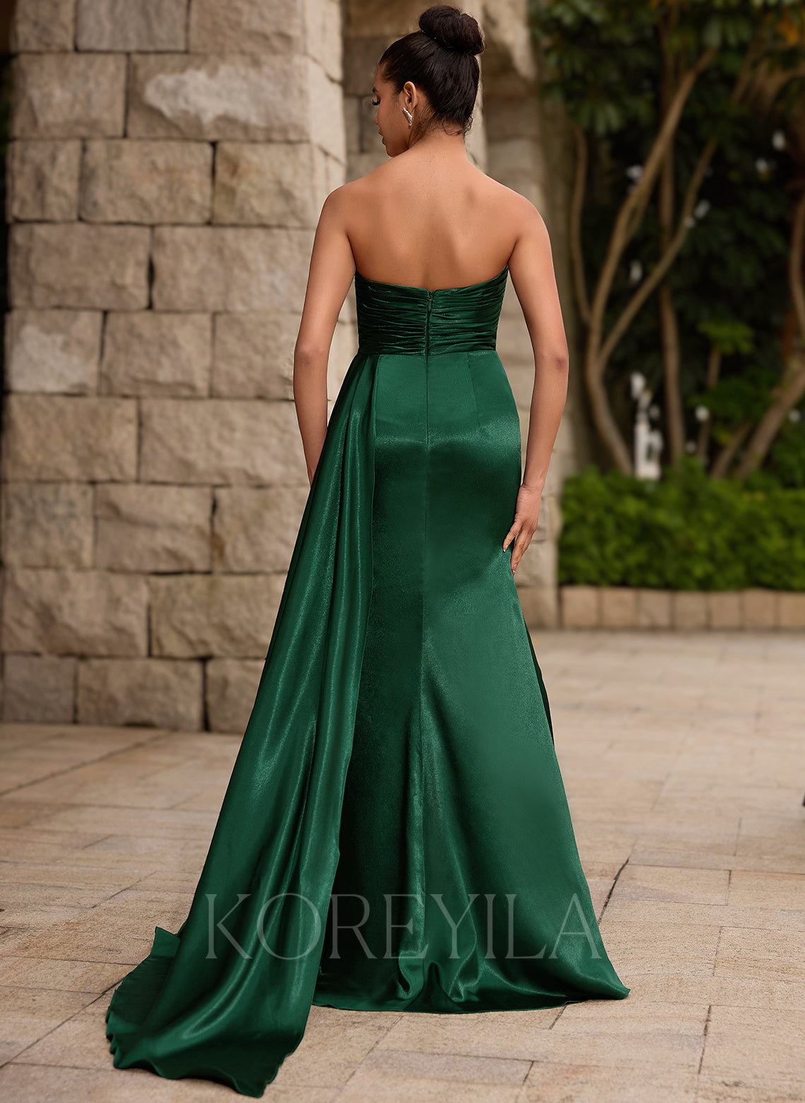dark green