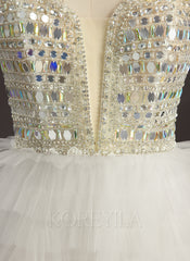 Ball-Gown/Princess Sweetheart V-Neck Sweep Train Tulle Prom Dresses With Rhinestone Sequins Beading