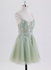 Ball-Gown/Princess Spaghetti Straps Short Tulle Homecoming Dress With Sequins
