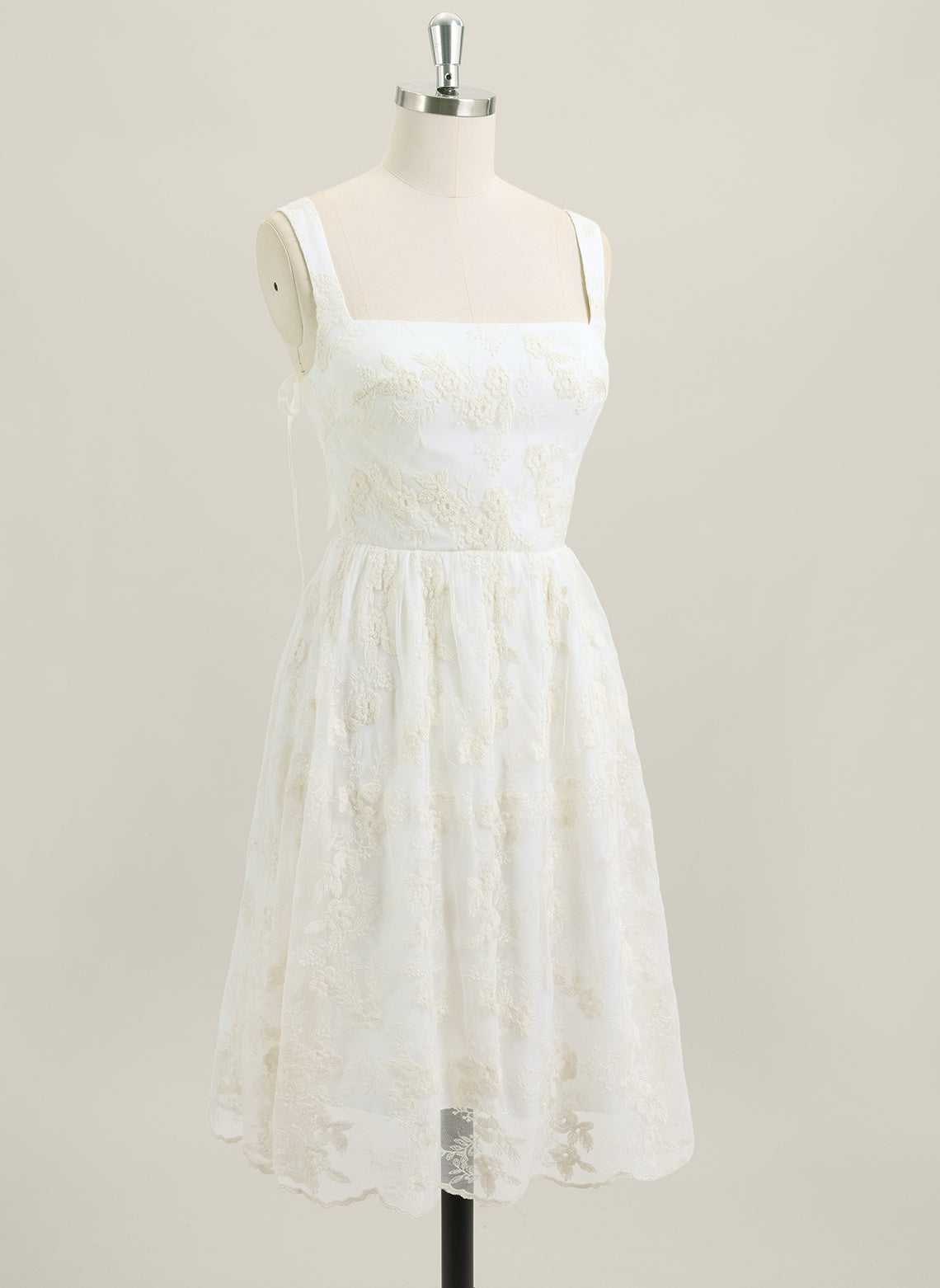 A-line Sleeveless Short Lace Homecoming Dress