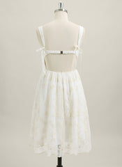 A-line Sleeveless Short Lace Homecoming Dress