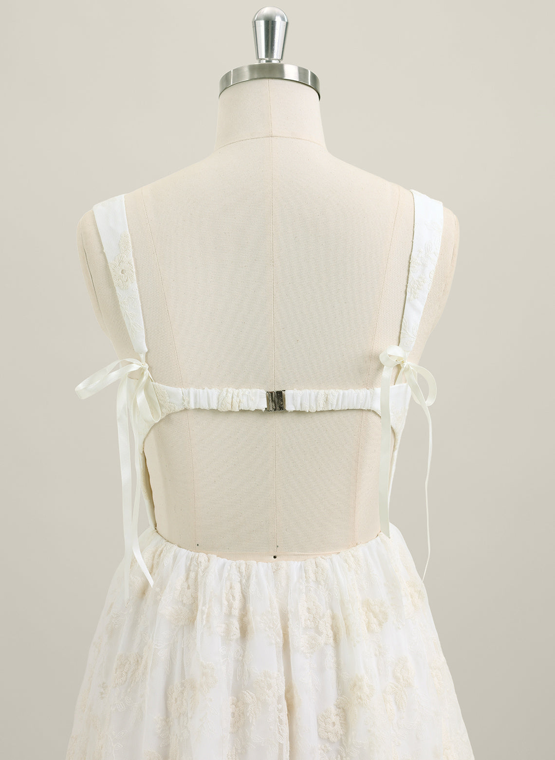 A-line Sleeveless Short Lace Homecoming Dress