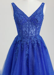 Ball-Gown/Princess V-Neck Short Tulle Homecoming Dress With Appliques Lace