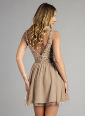 Ball-Gown/Princess V-Neck Short Tulle Homecoming Dress With Sequins