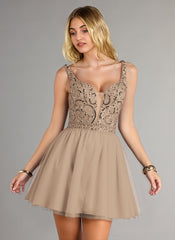 Ball-Gown/Princess V-Neck Short Tulle Homecoming Dress With Sequins