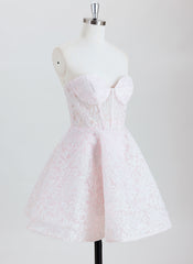 Ball-Gown/Princess Sweetheart Short Lace Homecoming Dress