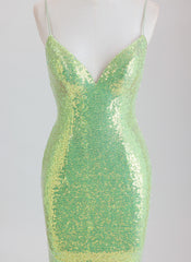 Sheath/Column Short Sequin Homecoming Dress With Sequins