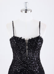 Sheath/Column Spaghetti Straps Short Lace Homecoming Dress With Sequins