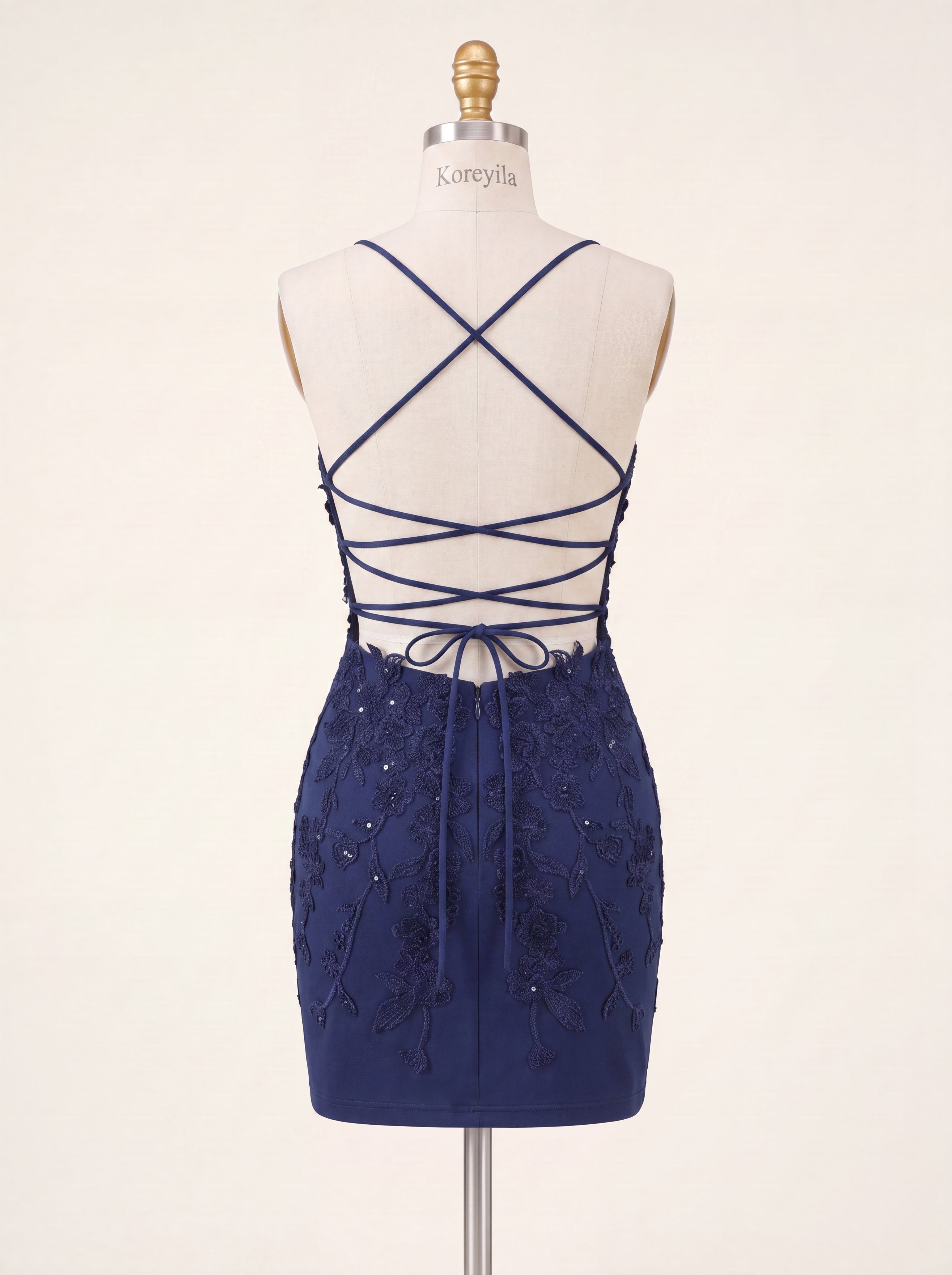 Sheath/Column Spaghetti Straps Short Lace Homecoming Dress With Sequins
