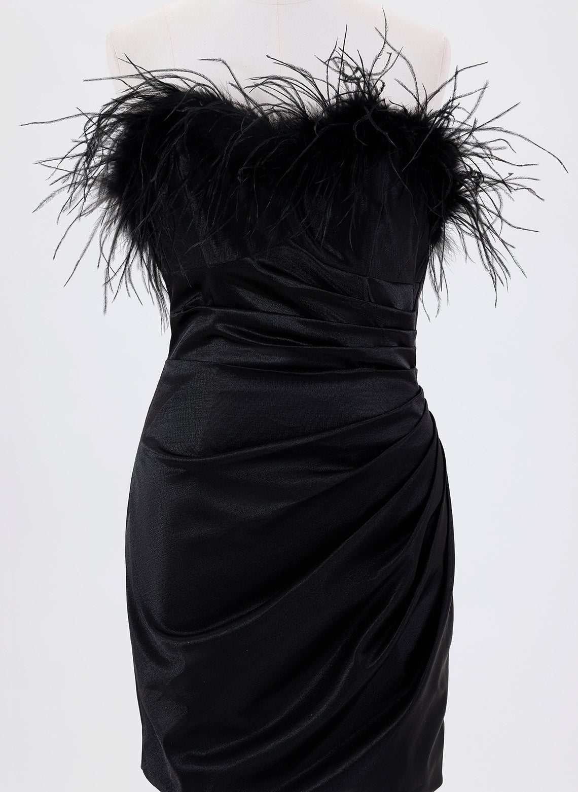 Sheath/Column Sleeveless Short Satin Homecoming Dress With Feather
