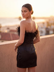 Sheath/Column Sleeveless Short Satin Homecoming Dress With Feather