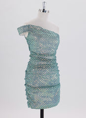 Sheath/Column Sleeveless Short Sequin Homecoming Dress With Sequins