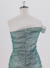 Sheath/Column Sleeveless Short Sequin Homecoming Dress With Sequins