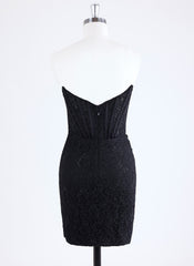 Sheath/Column Sleeveless Short Lace Homecoming Dress With Rhinestone
