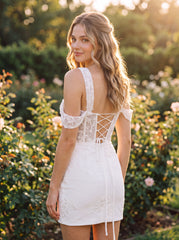 Sheath/Column Short Lace Homecoming Dress