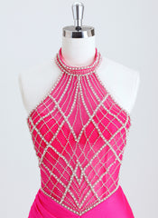 Sheath/Column Halter Short Homecoming Dress With Beading Sequins