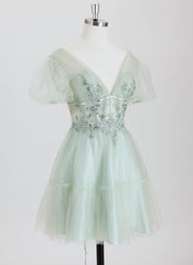 Ball-Gown/Princess Short Sleeve Short Tulle Homecoming Dress With Appliques