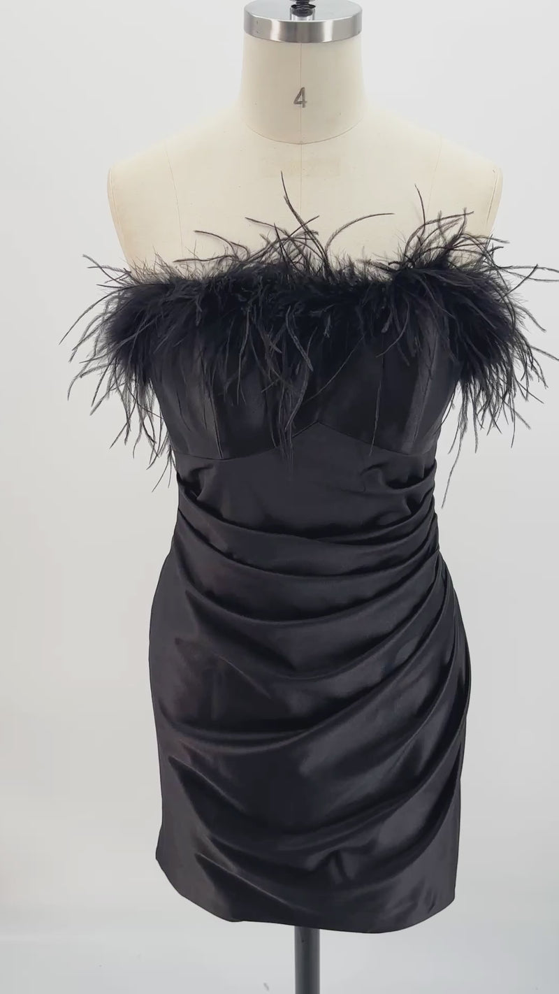 Sheath/Column Sleeveless Short Satin Homecoming Dress With Feather